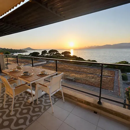 2 Bedroom With Sea View, Air-conditioned, 50 M Away 公寓 *