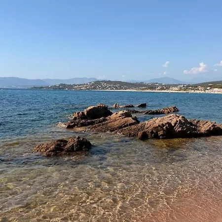 2 Bedroom With Sea View, Air-conditioned, 50 M Away