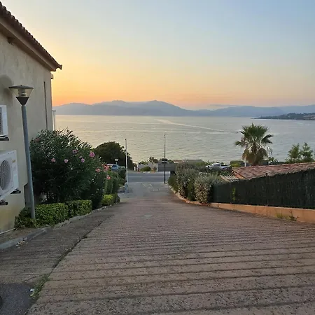 2 Bedroom With Sea View, Air-conditioned, 50 M Away *