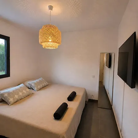 公寓 2 Bedroom With Sea View, Air-conditioned, 50 M Away